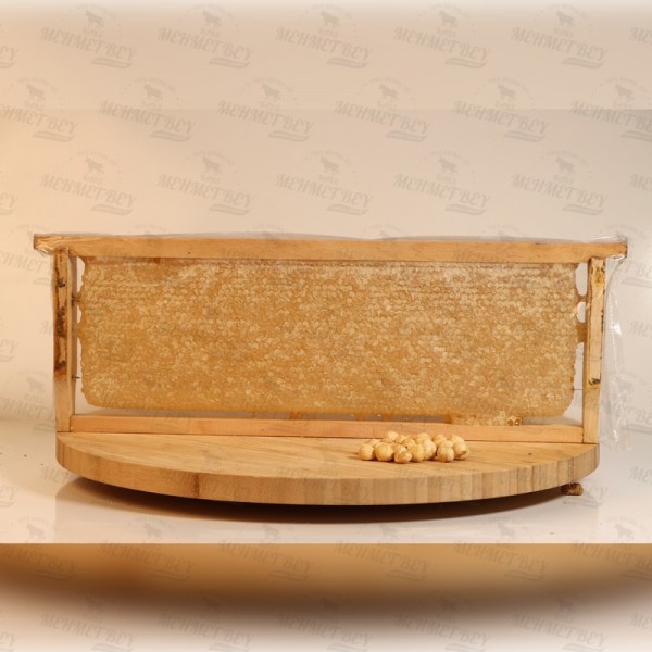 Petek Bal (2.1-2.4 kg) – Doğal, Saf ve Zengin Lezzet Petek Bal (2.1-2.4 kg) – Doğal, Saf ve Zengin Lezzet